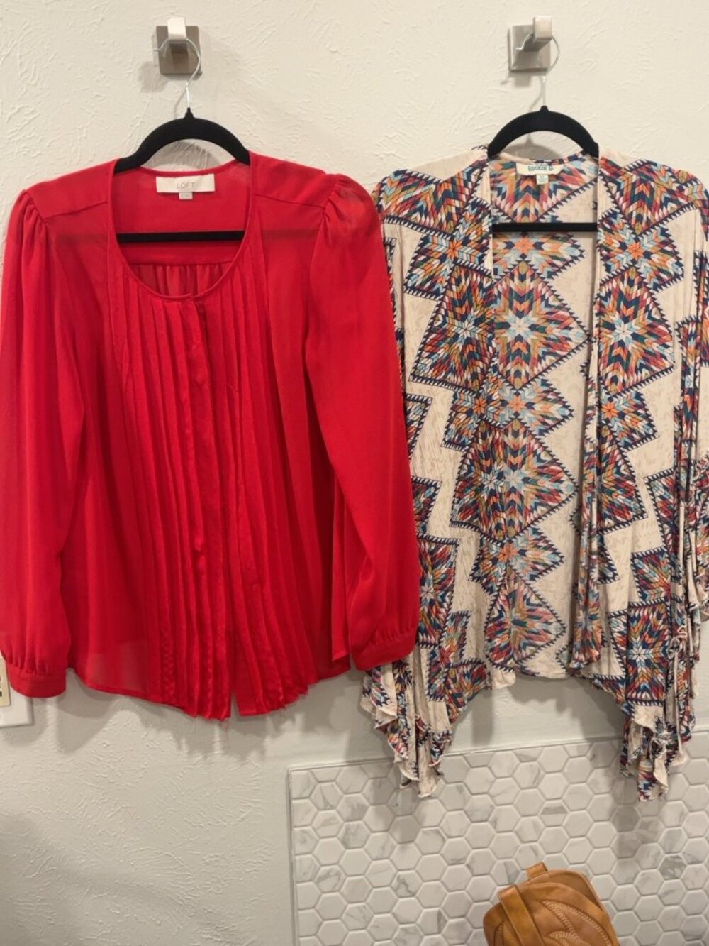 2-Piece Women’s Boutique Top Bundle Size M | LOFT + Rockin’ C